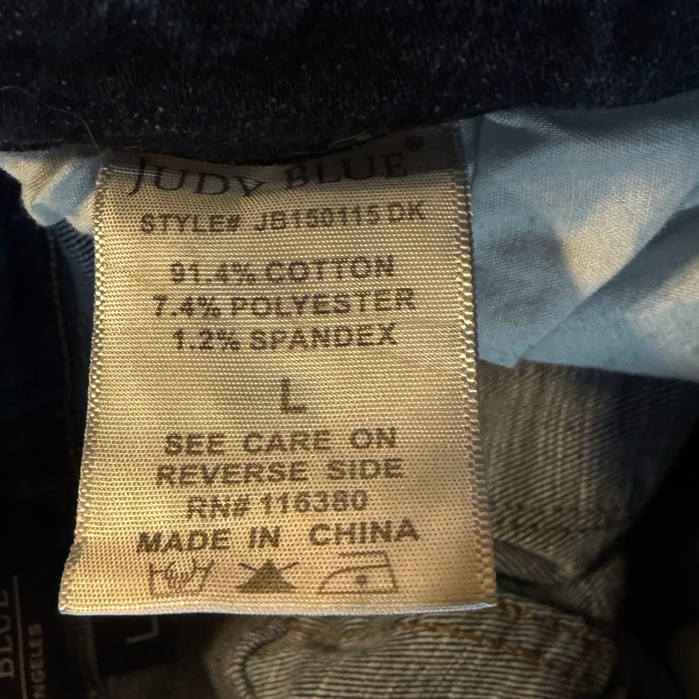 Judy blue jean shorts large - Picture 4 of 4